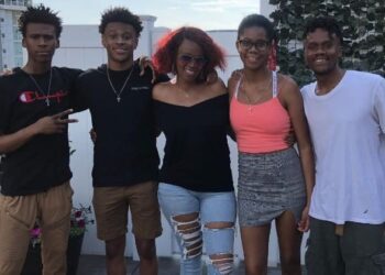 Praise Mary Ella Simmons